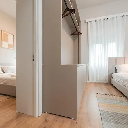 Downtown Delux Shallvaret