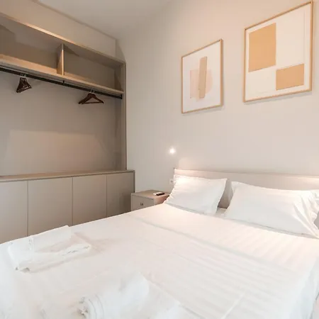 Downtown Delux Shallvaret Apartament