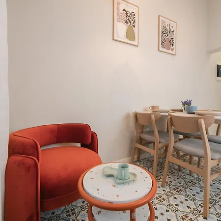 Apartament Downtown Delux Shallvaret *