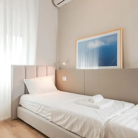 Downtown Delux Shallvaret Apartament Tirana