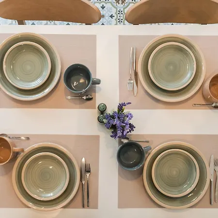 Downtown Delux Shallvaret Apartament Tirana