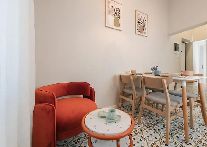Апартаменты Downtown Delux Shallvaret *
