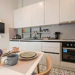 Downtown Delux Shallvaret Apartman *