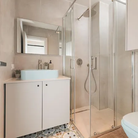 Appartamento Downtown Delux Shallvaret Tirana